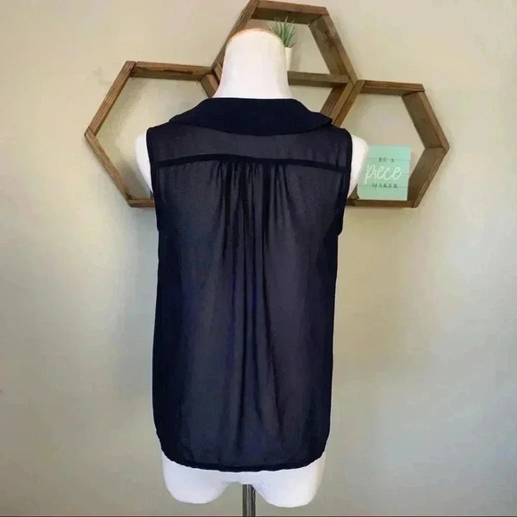 F21 navy chiffon sleeveless blouse with white bow - Picture 5 of 6
